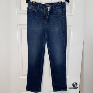 Time and Tru Women’s Straight Blue Denim Jeans